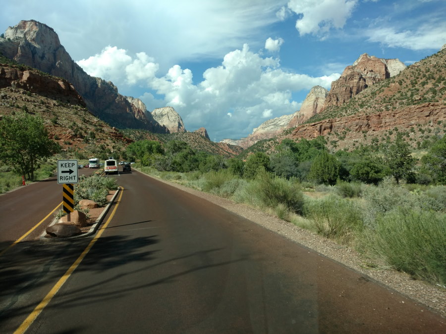 Driveby Scenery In Zion National Park - Scenery