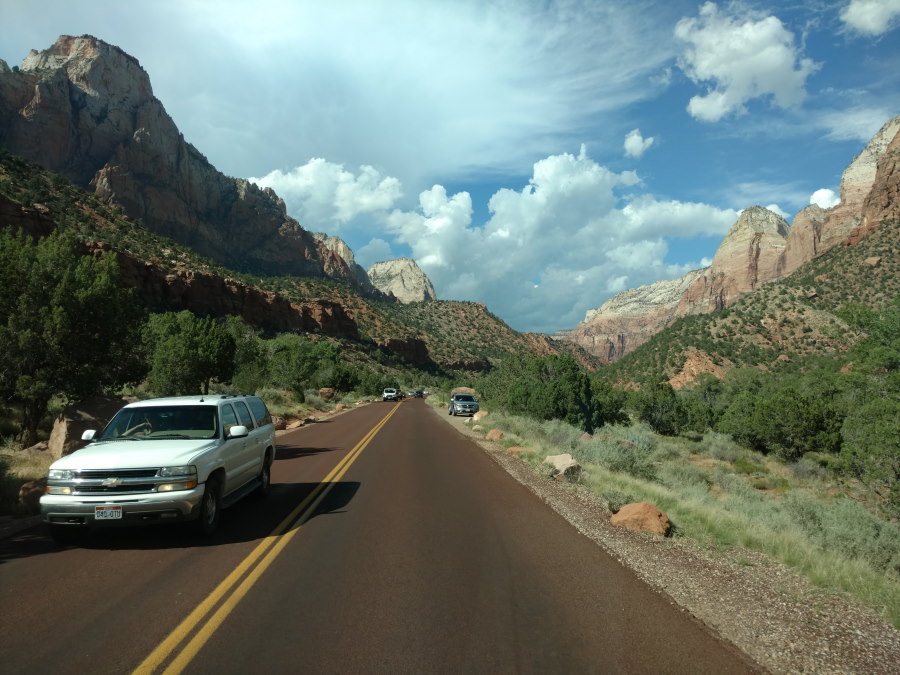 Driveby Scenery In Zion National Park - Scenery