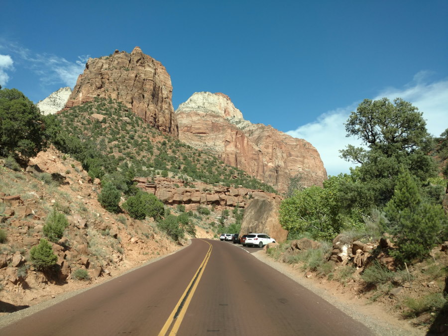 Driveby Scenery In Zion National Park - Scenery