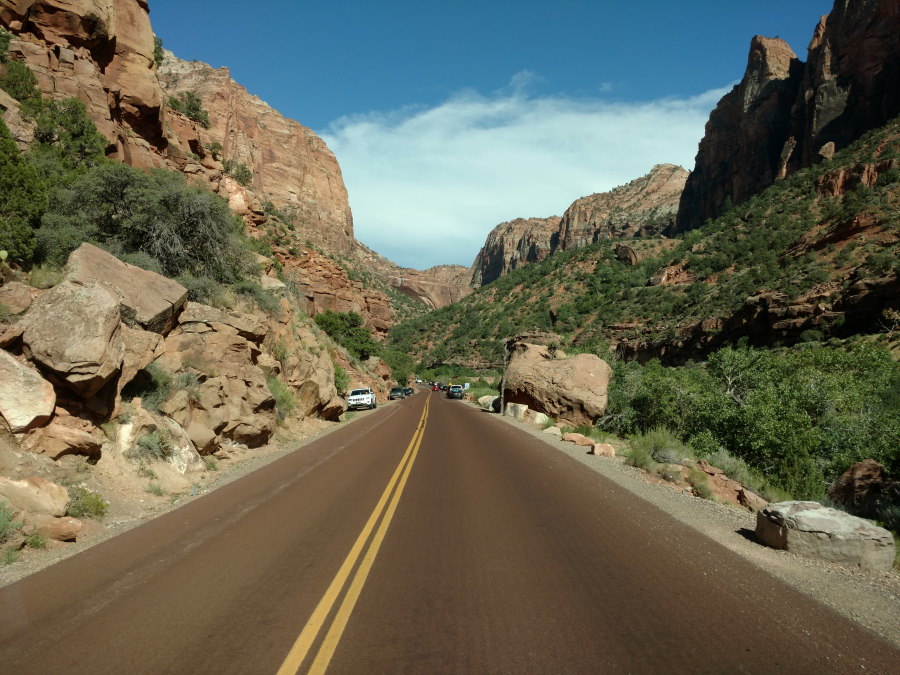 Driveby Scenery In Zion National Park - Scenery