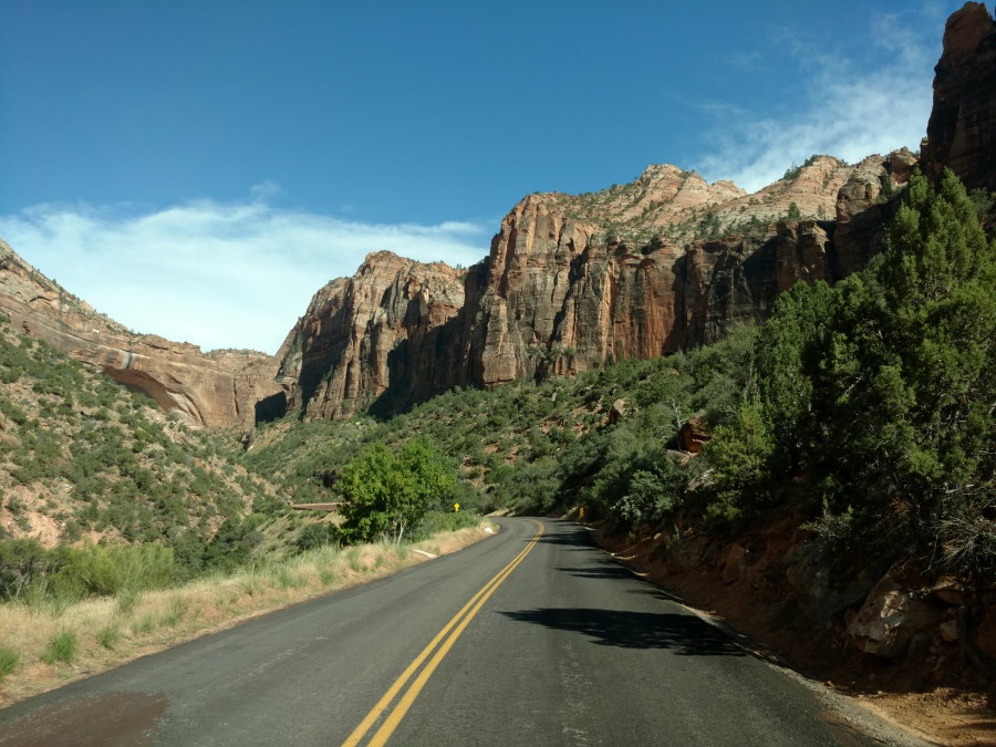 Driveby Scenery In Zion National Park - Scenery