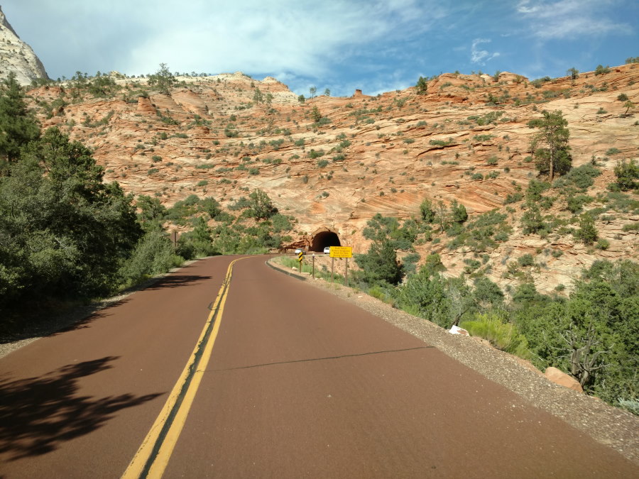 Driveby Scenery In Zion National Park - Scenery
