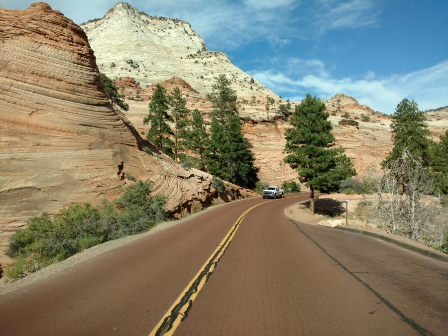Driveby Scenery In Zion National Park - Scenery