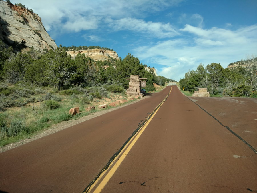 Driveby Scenery In Zion National Park - Scenery