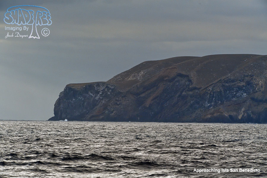 Approaching Isla San Benedicto - n/a